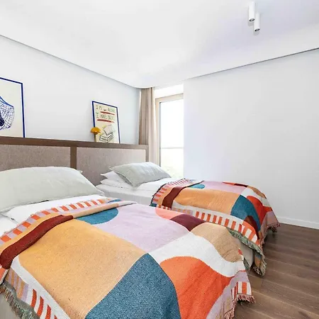 Apartment Silk House 2bd Apt, By Cohost *