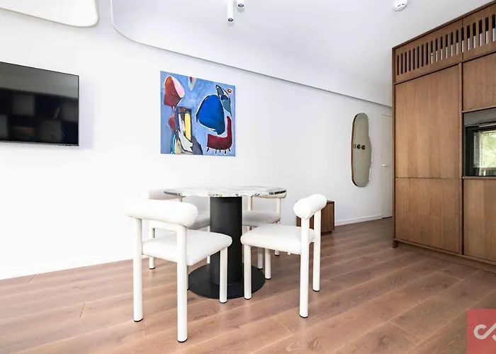 דירה Silk House 2bd Apt, By Cohost